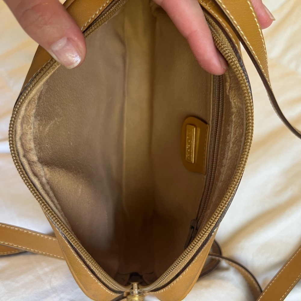 Authenticated Vintage Gucci GG Coated Canvas Leather Crossbody 007•59•0095 - Picture 10 of 16